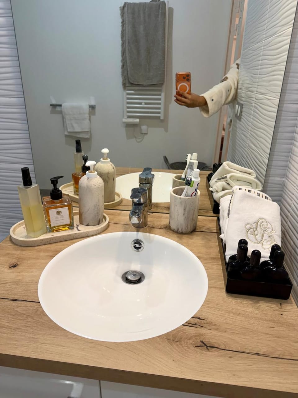 Large two room apartment Olympic Village in front of the Seine Apartment in Saint-Denis, France