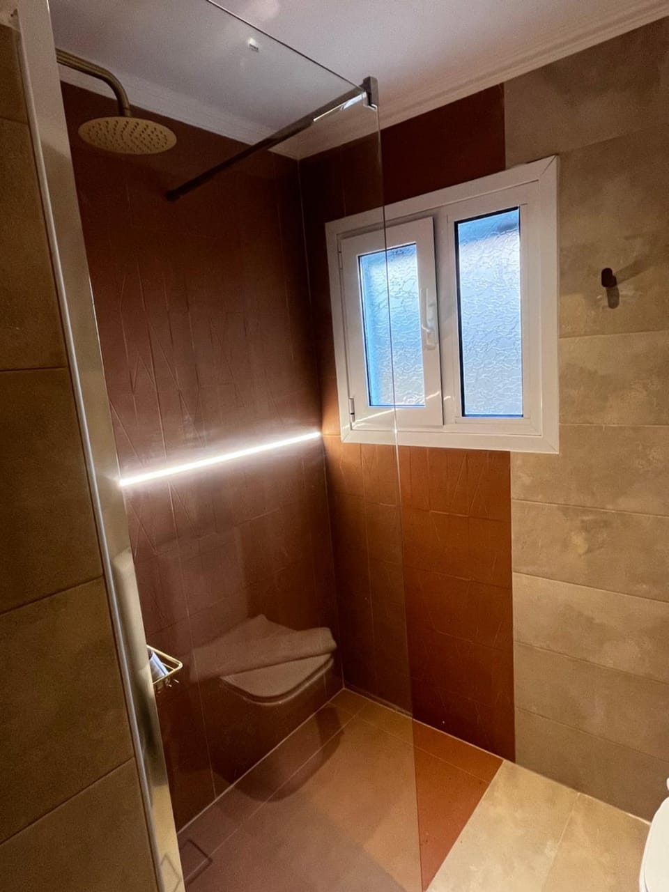 The Hidden Heaven Apartment in Decentralized Administration of the Aegean