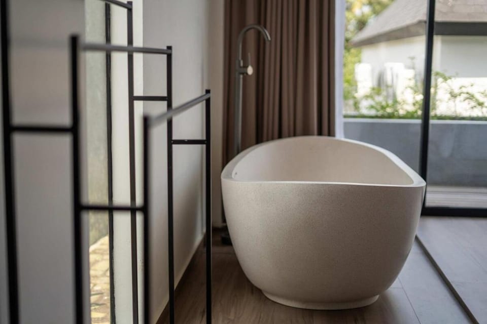 Emerald Hills Complex 2BR Luxury Central Ubud Villa in Ubud