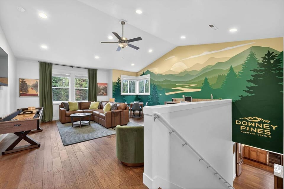 Game Room, Seating area, Family