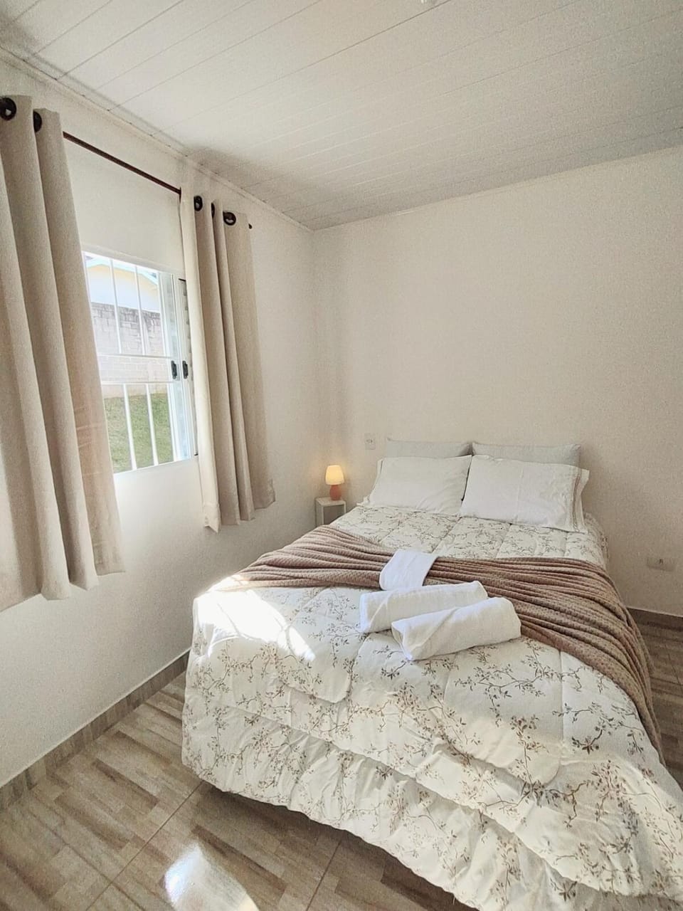 Bed, TV and multimedia