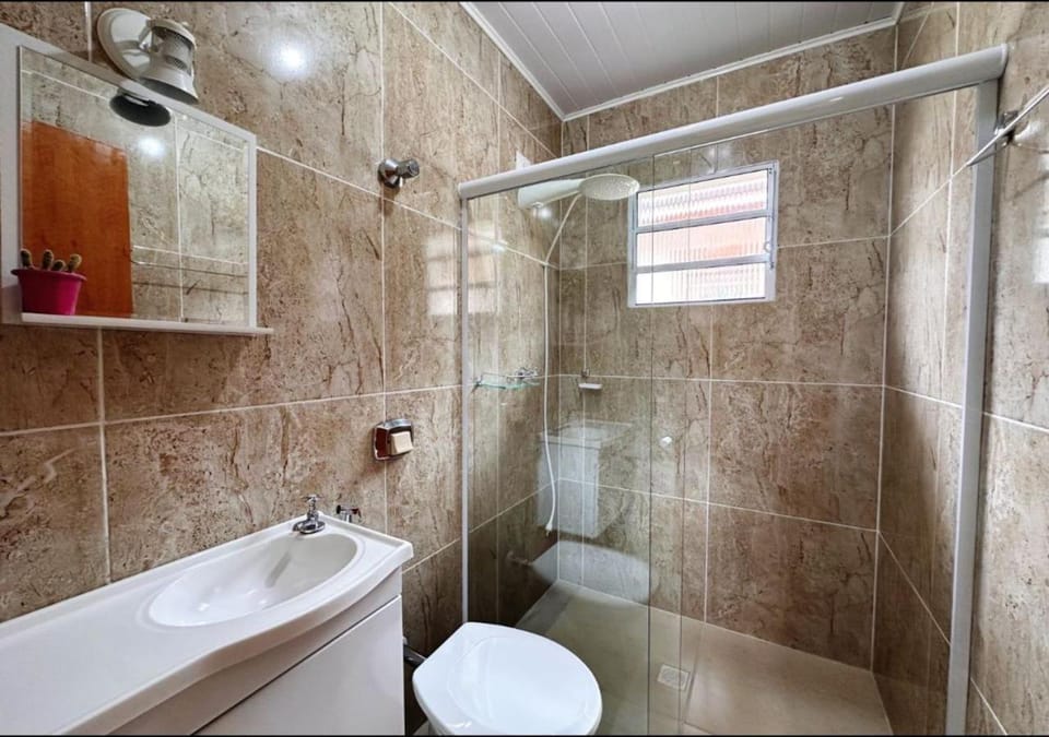 Shower, Bathroom, towels