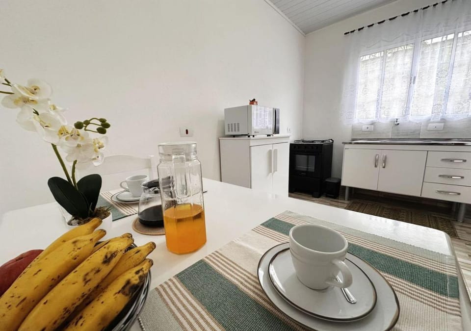 Coffee/tea facilities, Kitchen or kitchenette, Dining area, minibar, oven