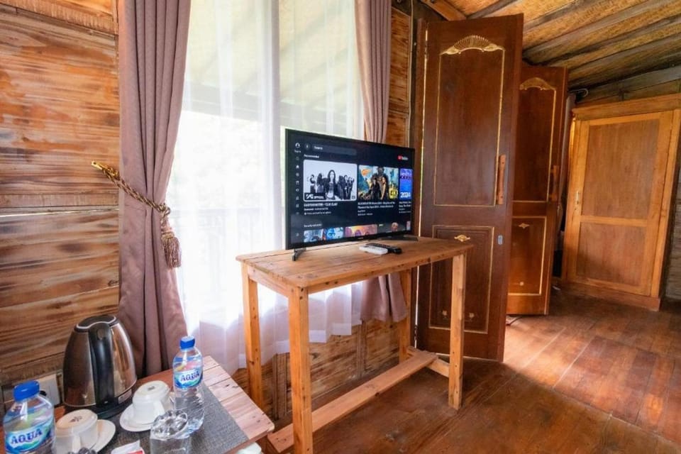 deluxe double or twin room with balcony Bed and Breakfast in Tampaksiring