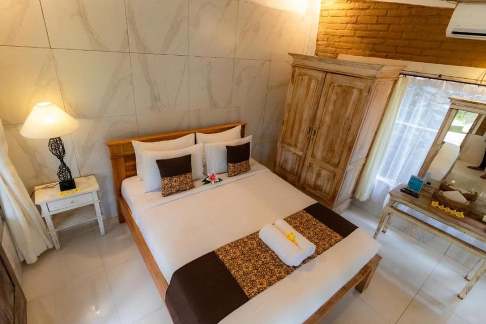Romantic Jungle Nest Bed and Breakfast in Tampaksiring