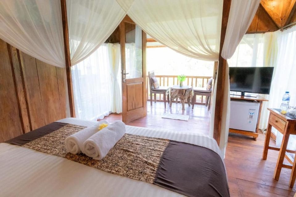 Communal lounge/ TV room, Bed, TV and multimedia, Bedroom