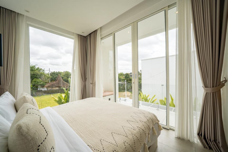 Bed, View (from property/room), Bedroom