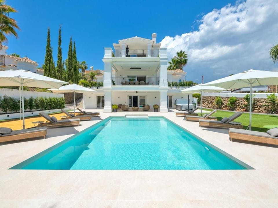 Villa de lujo vista a la montaña - 6 hab. - ES-175-55 Villa in Marbella