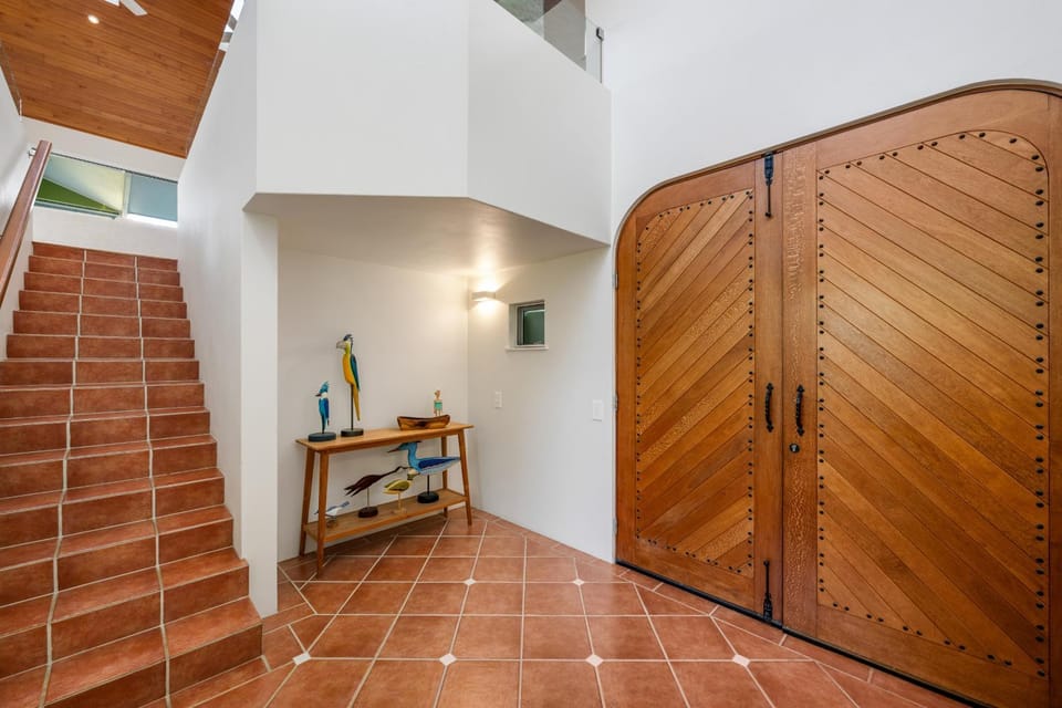 Beachside Bliss - Ocean View, Pool, Sauna House in Peregian Beach