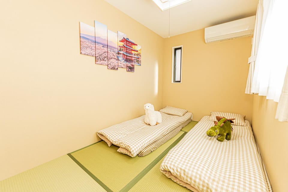 Seiun Ryokan Tokyo Entire House for 10 Four Minute Walk to Keisei Koiwa Station Apartment in Japan