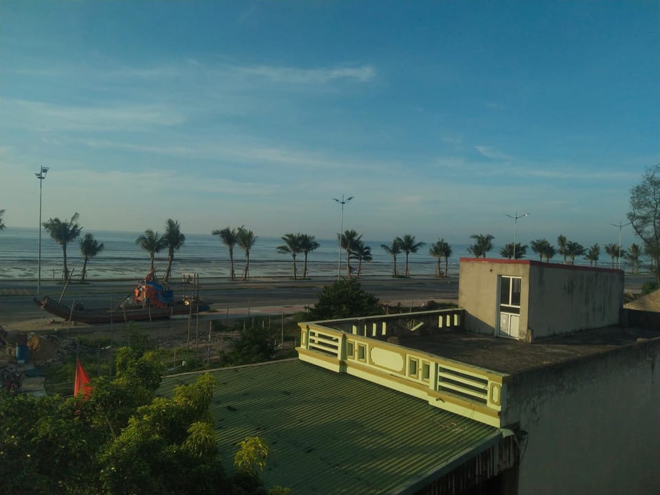 Property building, Day, Natural landscape, Balcony/Terrace, Sea view