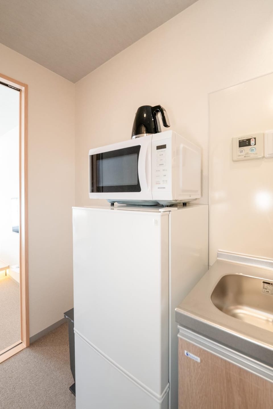 Kitchen or kitchenette, Area and facilities, microwave, kitchen