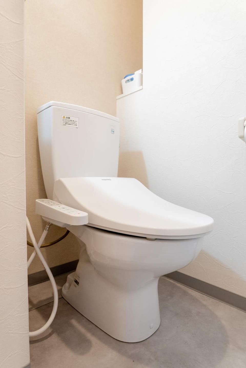 Toilet, bidet