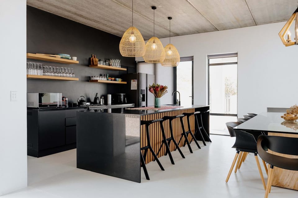 Kitchen or kitchenette, Dining area, oven, stove
