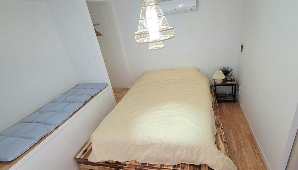 JEJUDO THECCLLIMSTAY Gimnyeong Village4 people, maximum 7 people, room 4, bathroom 2 House in South Korea
