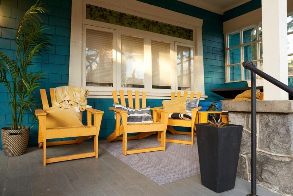 Hot Tub House with Pickleball House in Vancouver