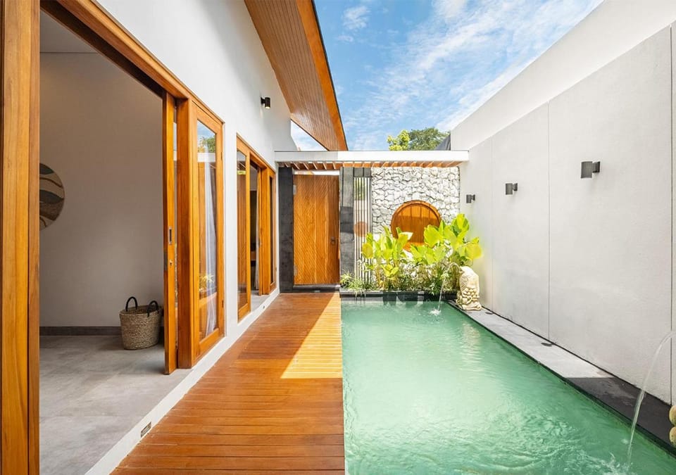 Pool view, Swimming pool
