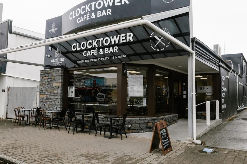 Clock Tower Accommodation Apartment in West Coast