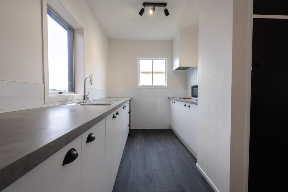 Clock Tower Accommodation Apartment in West Coast