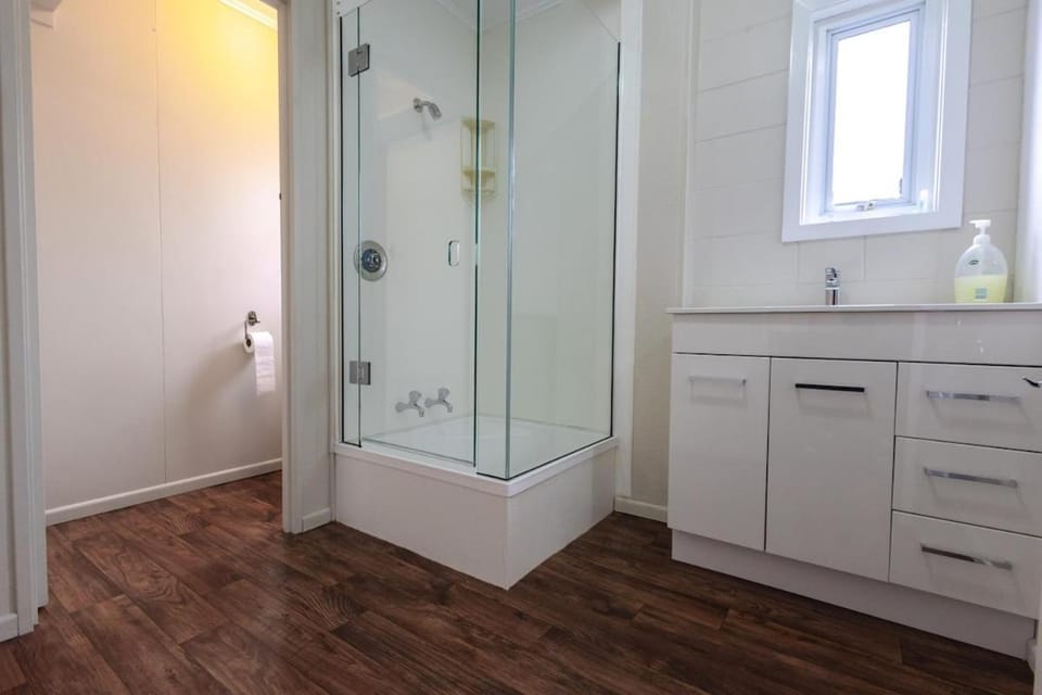 Clock Tower Accommodation Apartment in West Coast