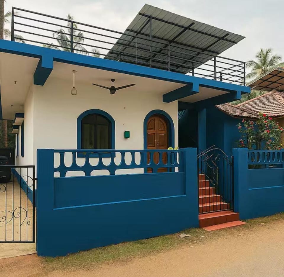 Aasmana 2BHK Bungalow with open air jacuzzi House in Goa, India