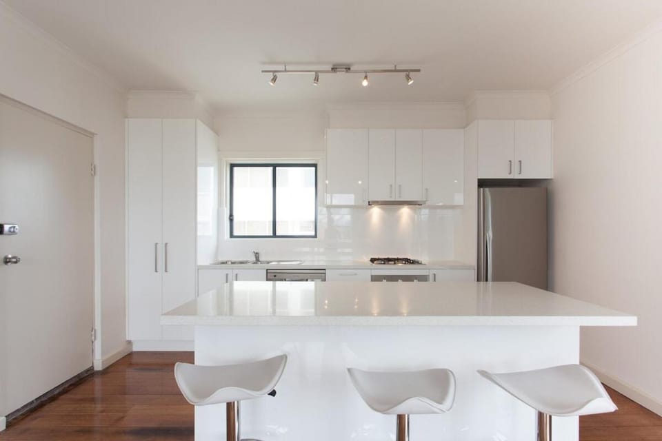 St Kilda absolute beachfront views Apartment in Saint Kilda