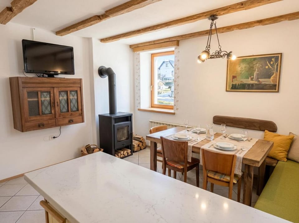 Apartment Šalka vas - SAUNA & FREE Parking Apartment in Primorje-Gorski Kotar County