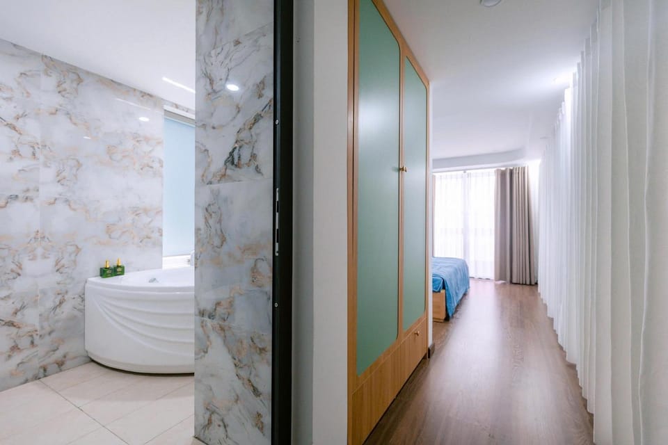 Bathroom, Photo of the whole room