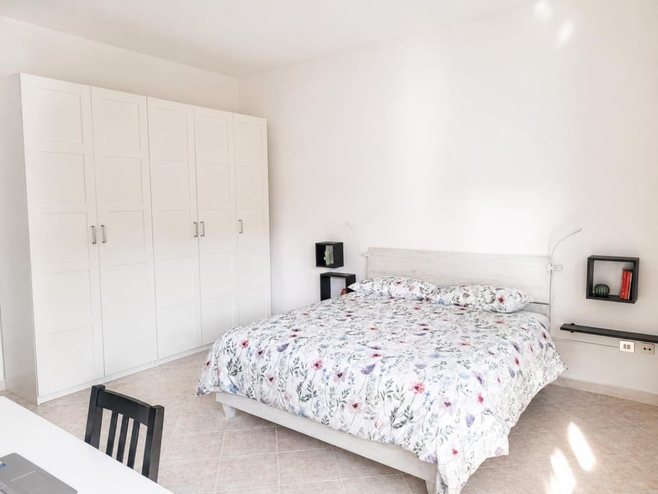 Bed, Photo of the whole room, Bedroom, wardrobe