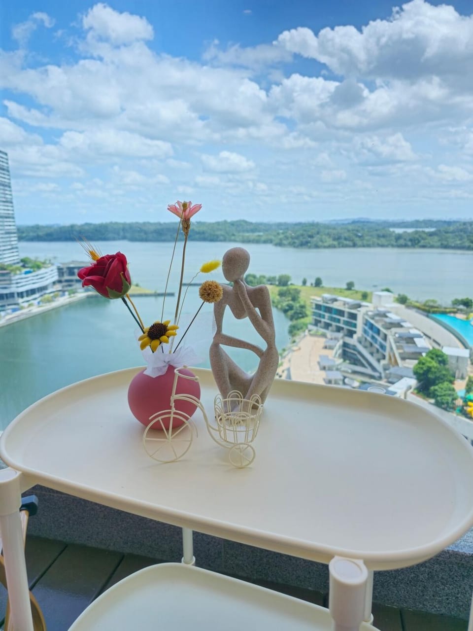 Seaview Pinetree Puteri Harbour 2BR-Near Legoland Apartment in Johor