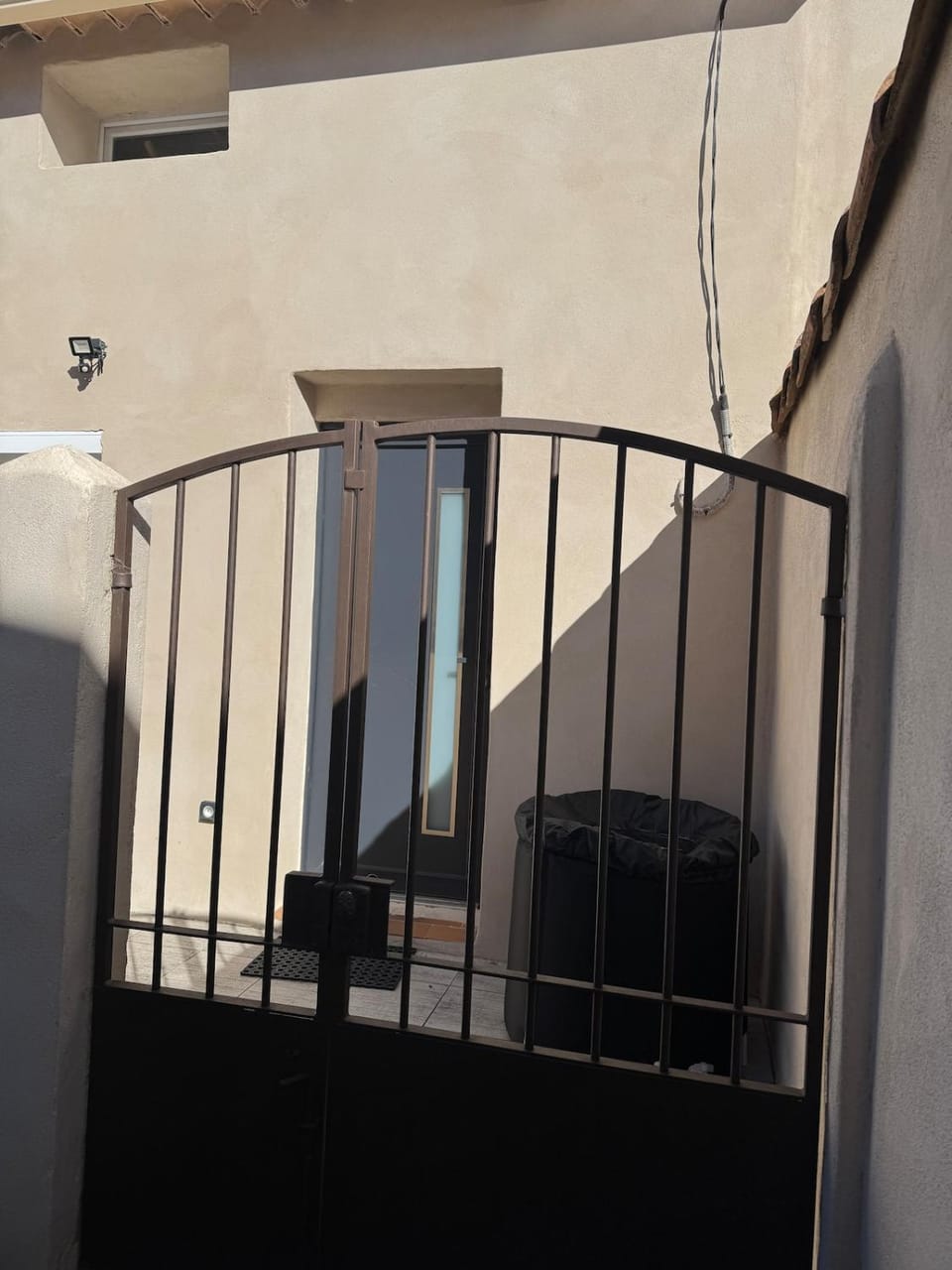 Facade/entrance