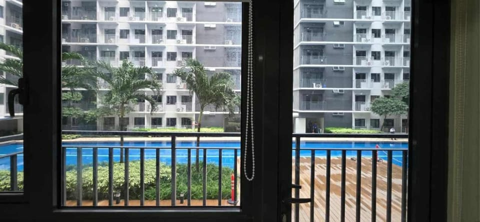 Near Airport Malls shore 3 Mall of Asia Hotel in Pasay