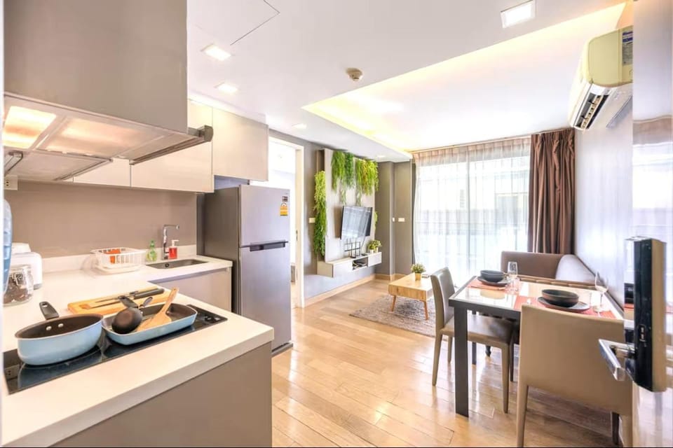 Kitchen or kitchenette, Living room, Dining area