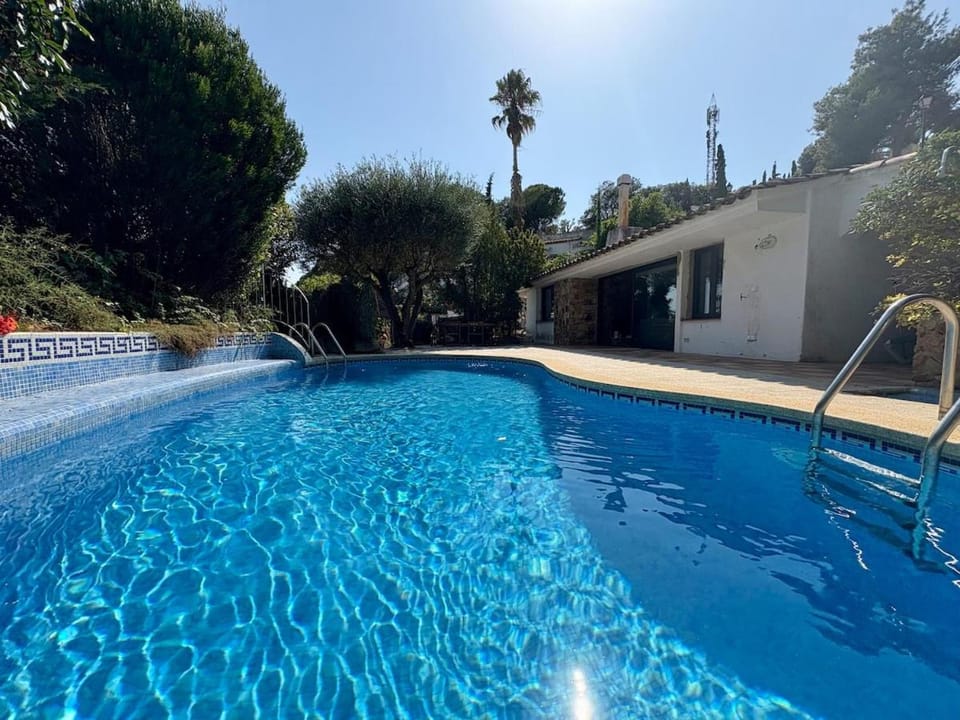 Pool and Beach Private Access Villa in Selva
