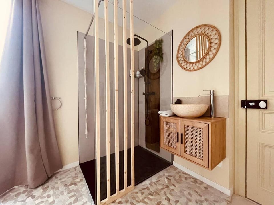 Spa jardin de Bali Apartment in Rouen