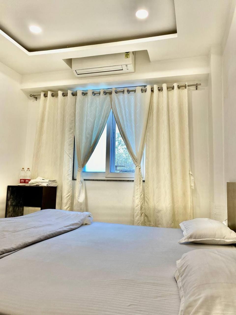 Bedroom, air conditioner