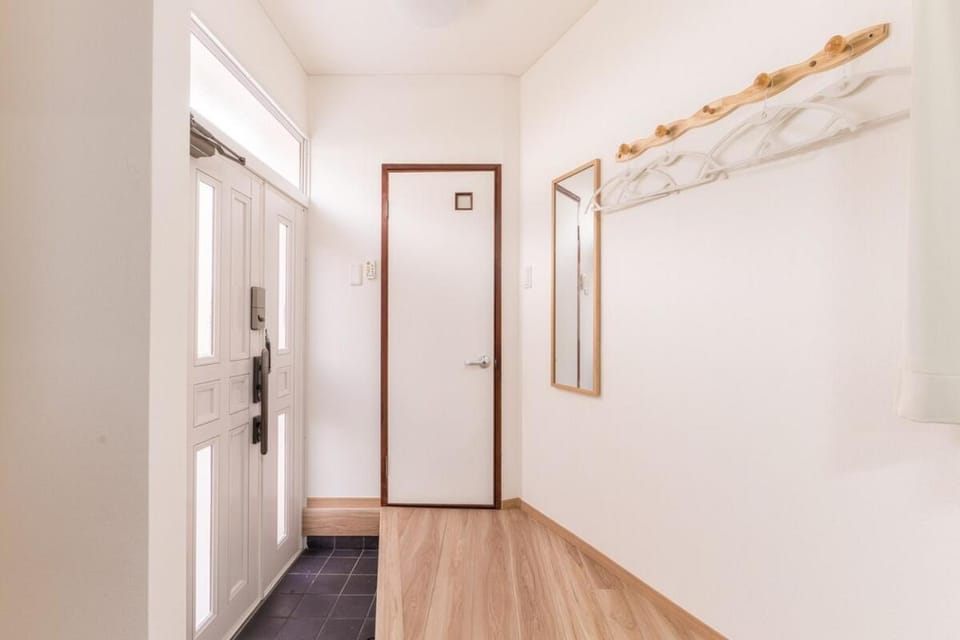 2-min Hankyu Kunijima Easy access to Umeda Namba Apartment in Osaka