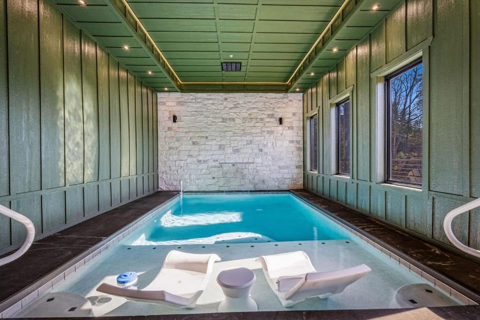 Bear Valley Retreat - Hot Tub with Mountain Views House in Pigeon Forge
