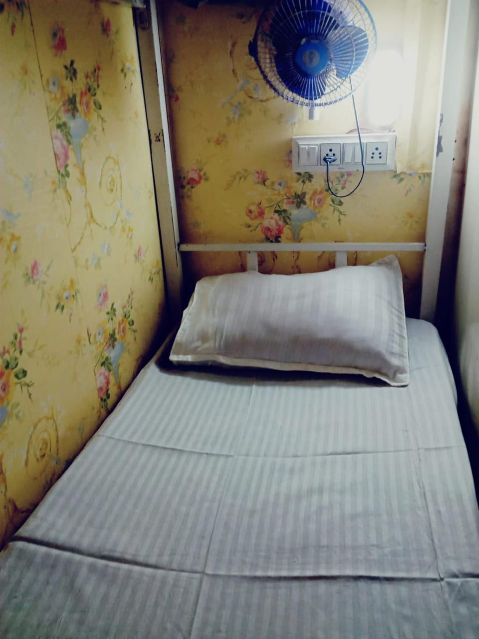 Sky Dormitory Andheri Near Railway Station Hostel in Mumbai