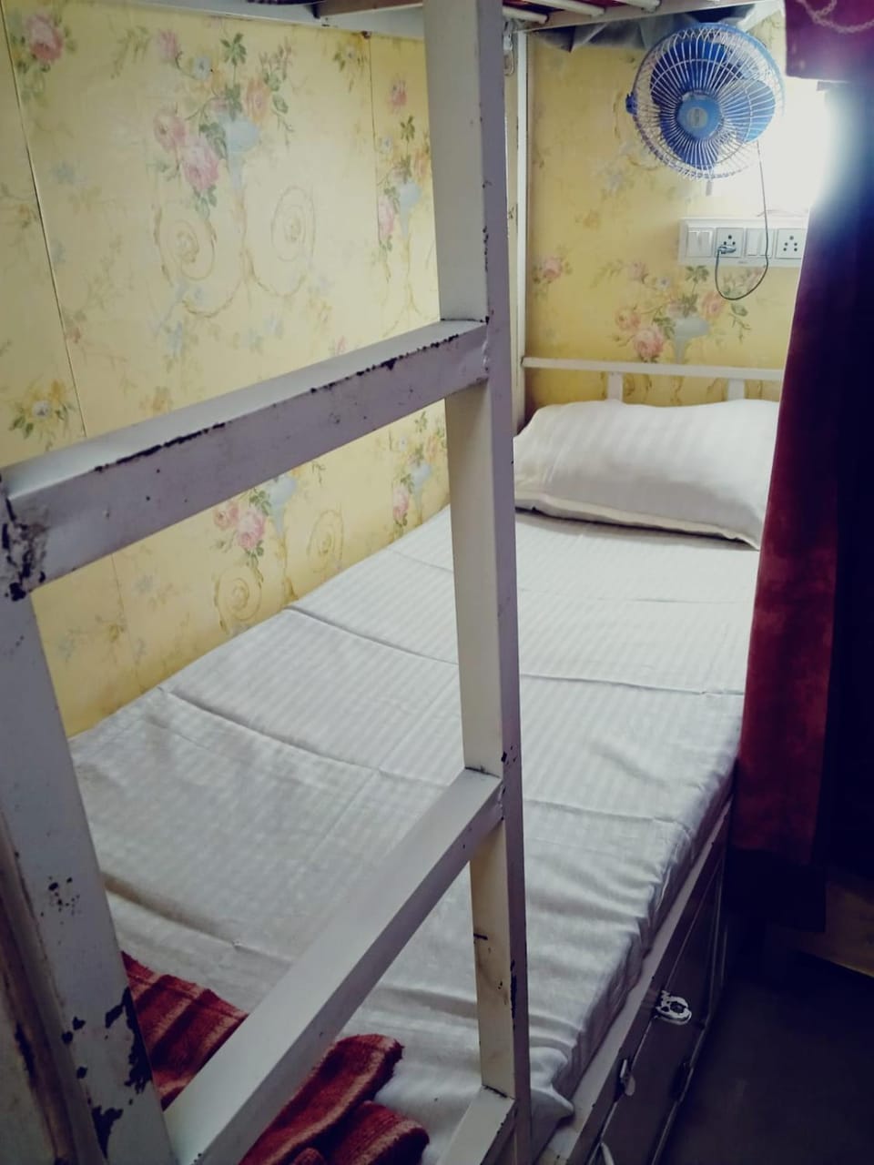 Sky Dormitory Andheri Near Railway Station Hostel in Mumbai