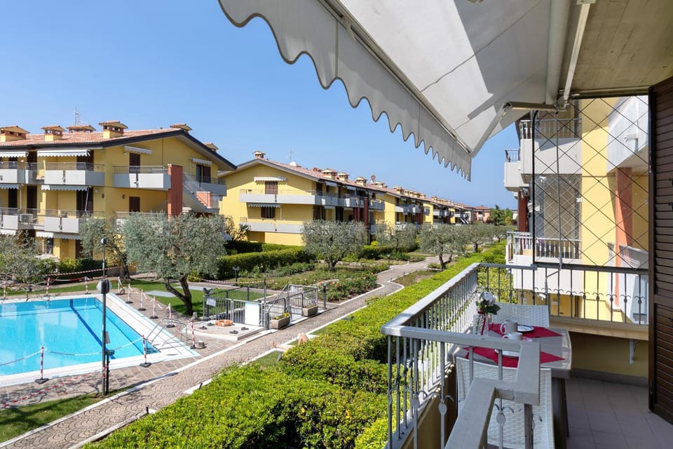 Property building, Swimming pool