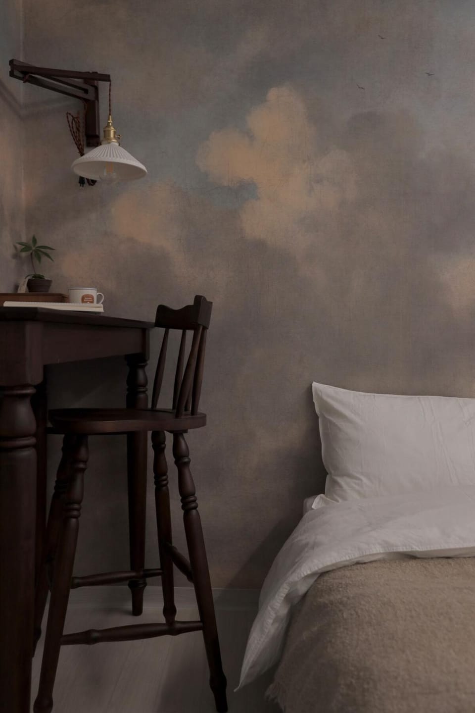 Bed, Seating area, Bedroom