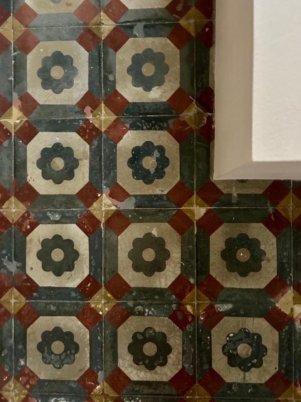 Suite44 - Charming suite in a Historic building set on a Fascinating Staircase with conserved frescoes, original floors and private Jacuzzi Apartment in La Spezia