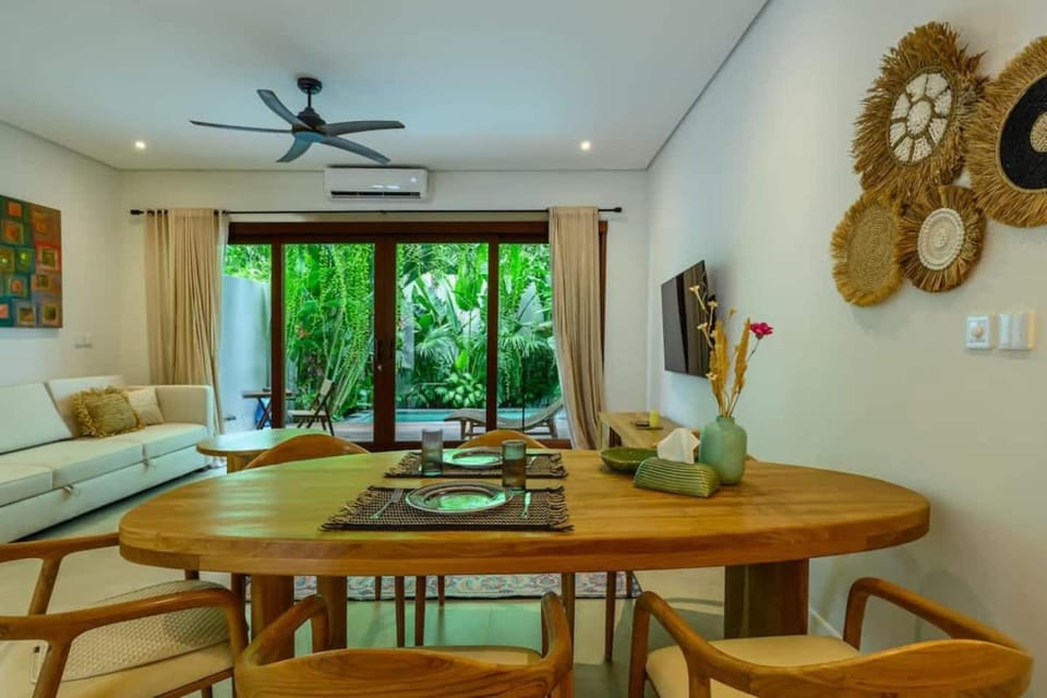Stylish 2BR Pool Townhouse in Sanur Villa in Denpasar