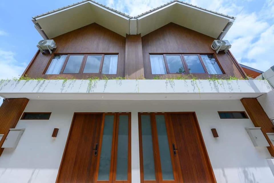 Stylish 2BR Pool Townhouse in Sanur Villa in Denpasar