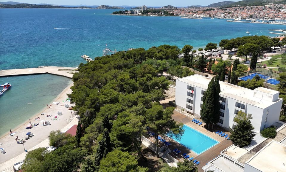Property building, Summer, Beach, Beach, Swimming pool, Swimming pool