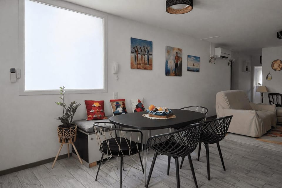 Apartment with Jacuzzi and Courtyard in Andernos Apartment in Andernos-les-Bains
