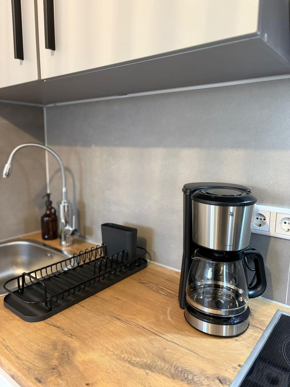 Kitchen or kitchenette, kitchen