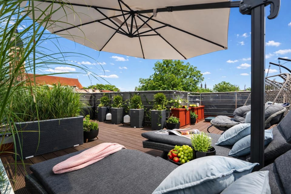Hot Tub, View (from property/room), Balcony/Terrace, Seating area, City view, Landmark view, sunbed