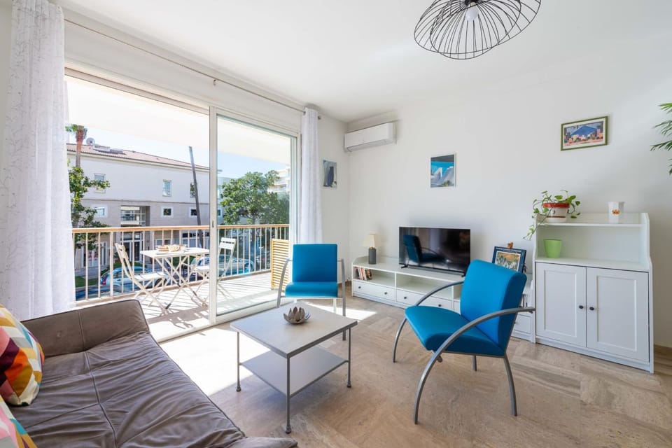 TV and multimedia, Balcony/Terrace, Living room